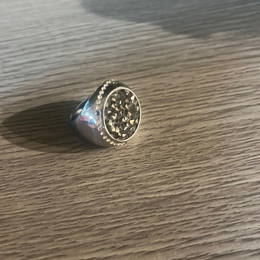 Beautiful studded fashion ring